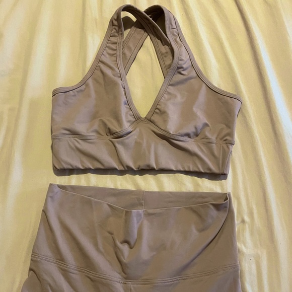 Norba “V Bra II” sexy v-neck sports bra in Sand - Picture 4 of 6